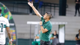 “Não podemos fazer três gols e não ganhar o jogo”, critica António Oliveira