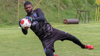 Paraná tenta contratar experiente goleiro Felipe, ex-Corinthians e Flamengo