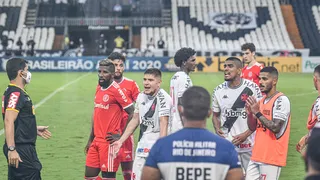 Vasco pedirá anulação de jogo com o Inter por “VAR disfuncional” não anular gol