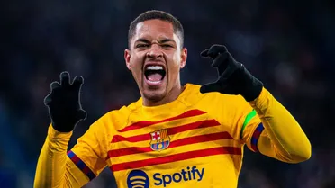 Vitor Roque faz gol pelo segundo jogo seguido e é expulso no Barcelona