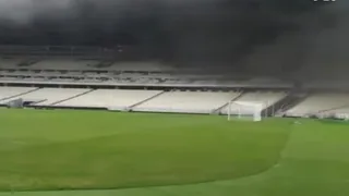 Incêndio atinge área interna da Arena Castelão, em Fortaleza; veja vídeos