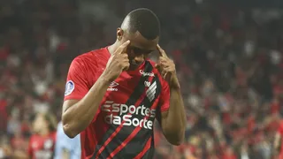 “Sincerão”, volante do Athletico abre o jogo e fala em risco de queda