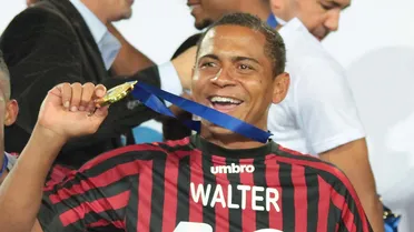 Walter zoa o Coritiba após Atletiba: “Duas coxinhas liberadas”