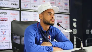 Meia do Paraná lamenta indefinição do Estadual e cita “azar” na Copa do Brasil