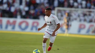 Paraná Clube renova contratos de zagueiro e atacante para 2023