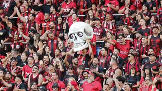 O atleticanismo de Petraglia acabou. Com o dedo do meio para a torcida e ingresso de R$150