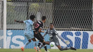 Vasco derrota o Santos e segue na luta contra a zona de rebaixamento