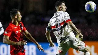 Athletico mal vê a bola no Morumbis e tem estatística negativa recorde