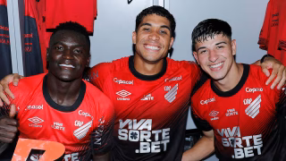 Athletico prorroga contrato com atacante titular no Brasileirão