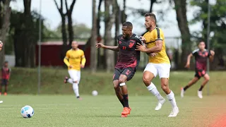 Com gol de Cirino, Athletico empata jogo-treino com o Criciúma