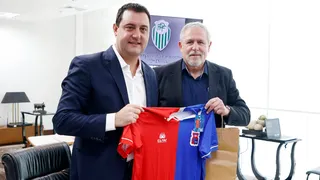 Rubão tem a obrigação de subir o Paraná para “salvar” gestão fracassada