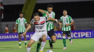 Na estreia de Jorginho, Coritiba desperdiça chances e perde mais uma fora de casa
