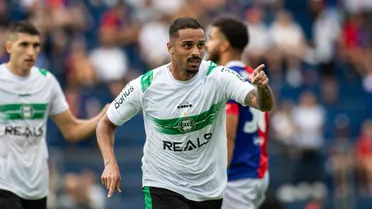 Coritiba joga pá de cal no freguês Paraná Clube e avança com vantagem