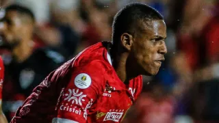 Velocidade e jovem promessa: quem é Rodrigo Gelado, novo lateral-esquerdo do Coritiba