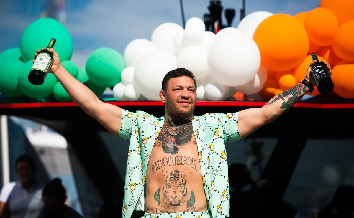 Conor McGregor exibindo estilo de vida luxuoso