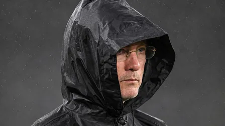 Capitão? Odair explica faixa de Leozinho no Athletico e revela cabeçada no olho