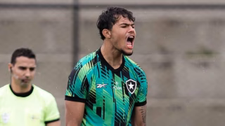 Bruninho Samudio, ex-Athletico, comemora feito marcante na carreira