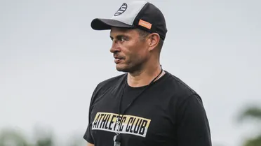 Alex destaca retorno de ex-Coritiba e projeta briga na reta final da Série B