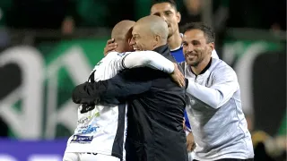 Técnico Alex bate Coritiba, time do coração, em encontro inédito: “Olhei como adversário”
