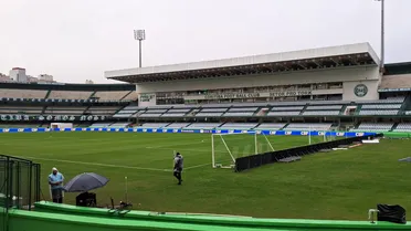 Torcedor é condenado por racismo contra jornalista em jogo do Coritiba