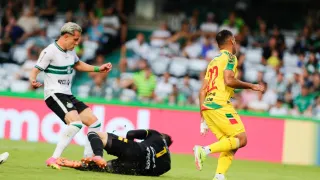 Frizzo sobre reserva no Coritiba: “Treinei de titular a semana toda”