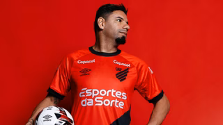 Ex-Athletico volta ao futebol após dois anos e acerta com clube da Série C