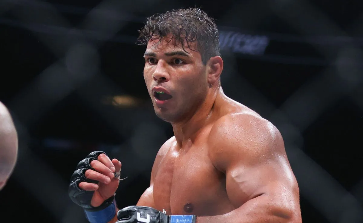 Paulo Borrachinha durante uma luta do UFC. O brasileiro virou alvo de críticas do russo Magomed Ankalaev após recusar um combate de última hora no UFC Abu Dhabi.