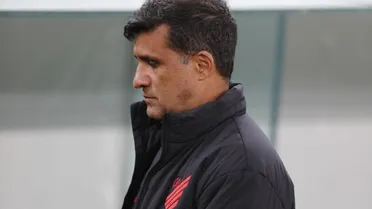 Com Wesley pressionado, veja sete treinadores livres no mercado da bola