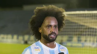 Celsinho, do Londrina, registra B.O. contra o Brusque após ser vítima de racismo