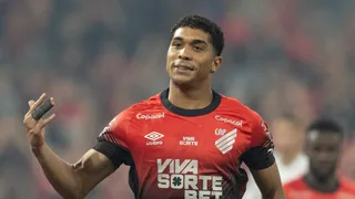 Julimar e Odair explicam por que Viveros não bateu pênalti do Athletico