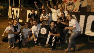 A distância, corintianos do estado festejam centenário