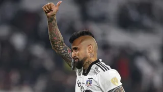 Ex-Athletico, Vidal provoca River Plate: “Mais títulos que todos juntos”