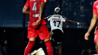 Athletico sofre a virada do Vasco e segue sem vencer no Brasileirão