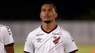 Técnico freia empolgação e fala sobre atletas que podem ir para o time principal
