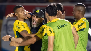 Técnico “revelado” no Athletico é a sensação do Brasileirão
