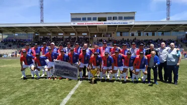 Paraná faz jogo festivo na Vila Capanema para celebrar 30 anos do 1º título