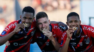 Athletico é bi da importante Sul-Americana e já está de olho na decisão da Copa do Brasil