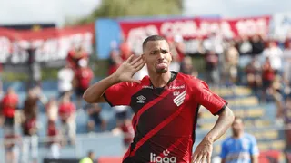 Athletico goleia e larga em vantagem contra o São Joseense nas quartas