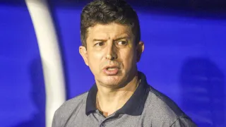 Tcheco tem futuro definido após rebaixamento do Paraná Clube