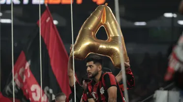 Movido só a dinheiro, o Athletico conquista a volta ao Brasileirão