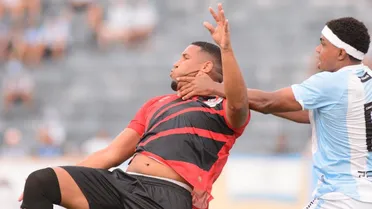 Zagueiro do Athletico nega protesto ao árbitro em  expulsão confusa