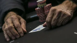 Ante no botão: Uma ótima mudança no poker ao vivo