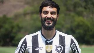 Com Harry Potter, artilheiro do Athletico em 2024 é anunciado pelo Botafogo