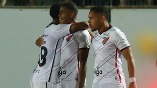 Athletico vence o Maringá e abre boa vantagem na semifinal