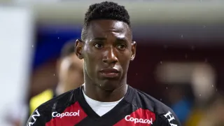 “Esquecido”: Motivo milionário leva Athletico a barrar investida por Léo Pelé