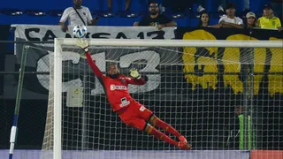 Conmebol multa Libertad por ofensas racistas de torcedores contra Everson, do Atlético-MG