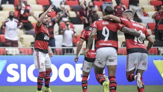 Athletico resolveu poupar contra adversário forte. Flamengo fez 3 a 0 facilmente