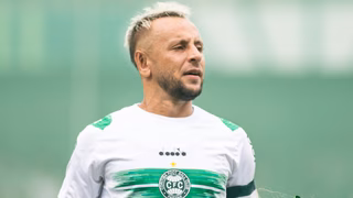 Rafinha vira desfalque do Coritiba em amistoso contra Santos de Neymar