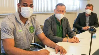 Coritiba renova contrato de goleiro prata da casa