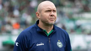 Mozart aprova gramado sintético da Chapecoense em dia de fim de tabu do Coritiba